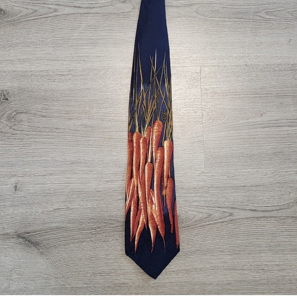 Vintage Navy Blue Silk Carrot Print Novelty Necktie Orange Vegetable Graphic Tie